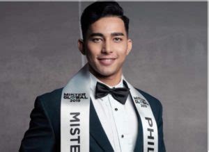 Ricky Gumera walang takot na naghubo't hubad sa .